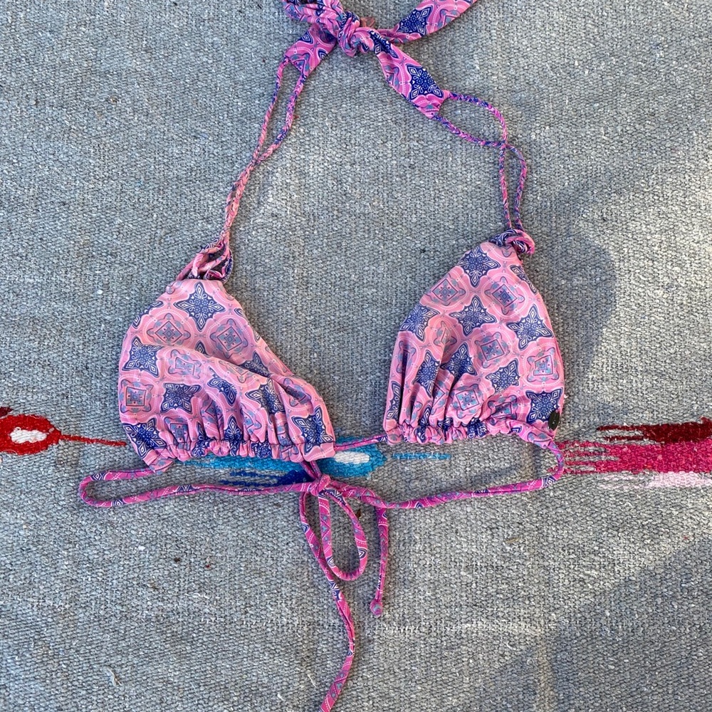 Flattering Oneill Bikini Top